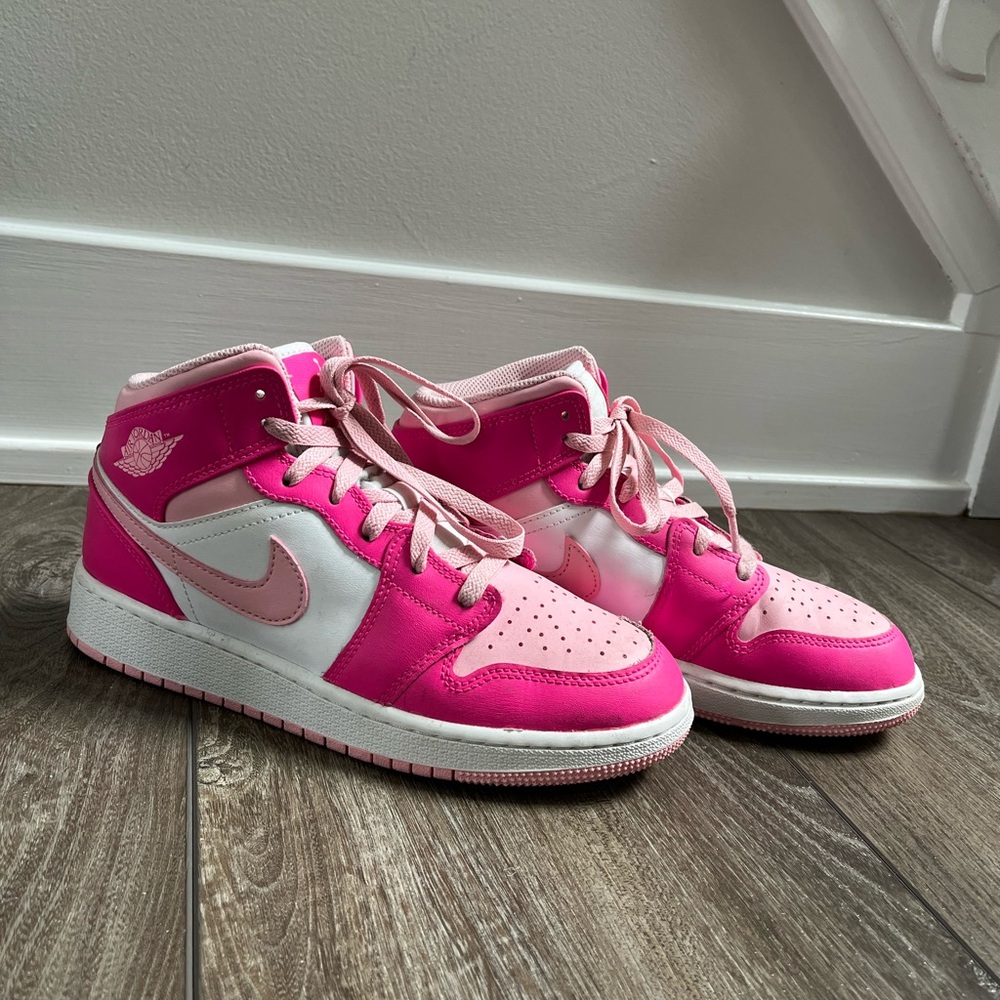Nike Air Jordan 1 Mid White/Med Soft Pink - Size 5Y (Women’s 6.5)